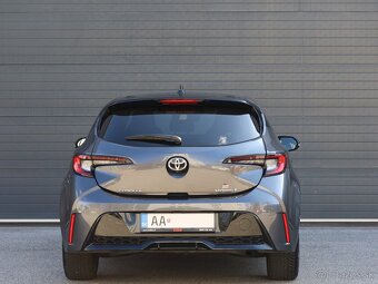 Corolla 2.0 GR SPORT, kúpená v SR, len 9900km,v záruke - 5