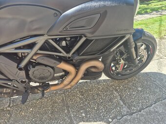 Ducati Diavel Dark Edition 2017 - 5