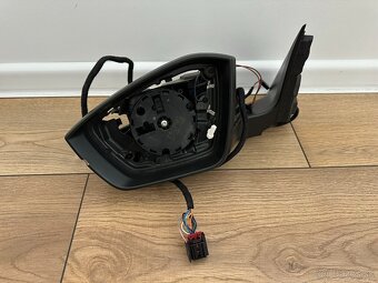 Originál Škoda ľavé spätné - 3V0857933 - 5