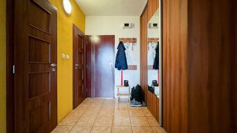 Samostatná, nepriechodná izba pre študetku - 5