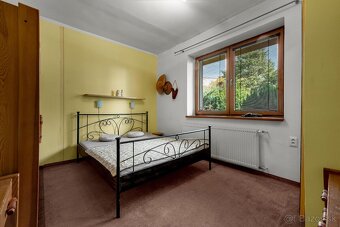 Na predaj rodinný dom Láb, veľký pozemok, tichá ulica - 5