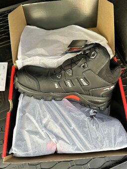 VM Footwear BUFFALO S3
Bezpečnostná obuv bez kovových častí - 5
