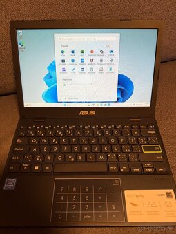 Predam notebook ASUS 210 M ,LCD: 11,,6 HD - 5