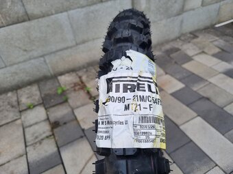 Predám pneu Pirelli 90/90 21 - 5
