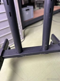 Predám kolieskový statív na televízor - 5