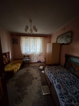 Na predaj priestranný rodinný dom v obci Nižný Hrušov - 5