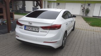Hyundai Elantra - 5
