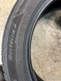 225/45R17 - 5