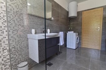 Chorvátsko-dom s veľkou záhradou, bazénom, saunou a vírivkou - 5