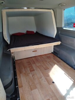 Predám karavan vw caravella - 5