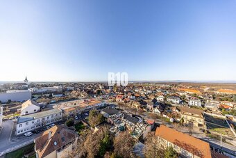 SENEC NA DLANI V TOMTO PREROBENOM 3 IZBOVOM BYTE NA J. JESEN - 5