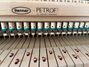 Klavír Petrof model IV 174 cm. r.v2000.Jako nový - 5