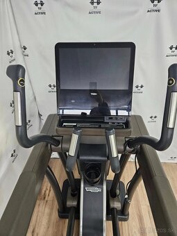 Eliptický trenažér Technogym vario artis 3.0 - 5