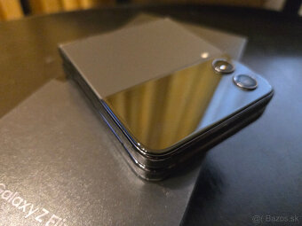 Samsung Galaxy Z Flip 4 - 5