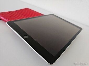 Apple iPad 9th (generation) - 5