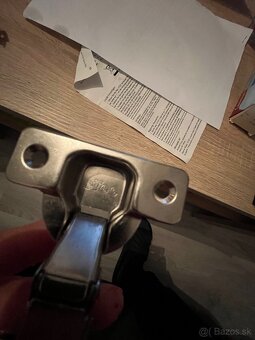 Klasické pánty do kuchynskych a šatnikovych dverí - 5