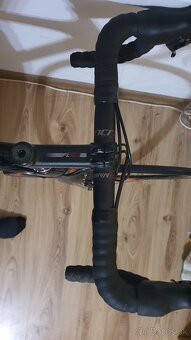 Karbónový cestný bicykel Scott Foil 20 -pripravený na sezónu - 5