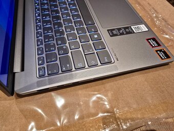 Lenovo IdeaPad Pro 5 14AHP9-Ryzen 7 8845HS-32GB-512GB-OLED - 5