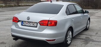 Volkswagen Jetta 2,0 TDI Highline manuál - 5