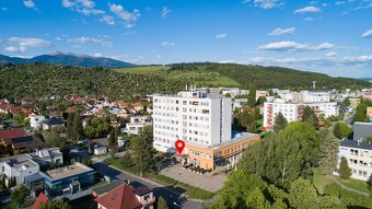 Nebytový priestor s veľkou terasou + 3x parkovacie miesto - 5