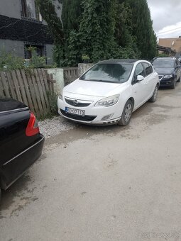 Predám Opel Astra j6 - 5