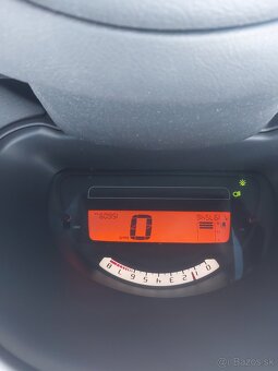 Citroën C3 r. 2009 54kW šedá metalíza - 5