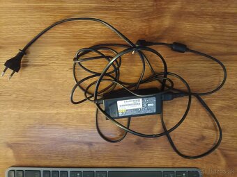 Fujitsu Lifebook A557 - 5