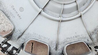 Originál VW puklice 15" - 3BO 601 147 - 5