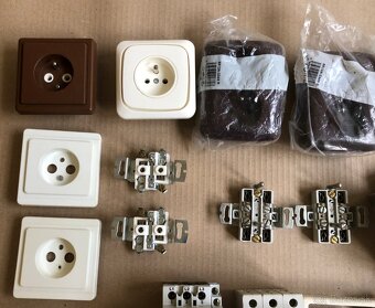 Elektroinštalacný materiál -  Nepouzity - 5