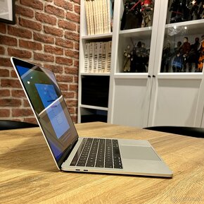 Apple MacBook Pro 13” Silver 2017 - 5