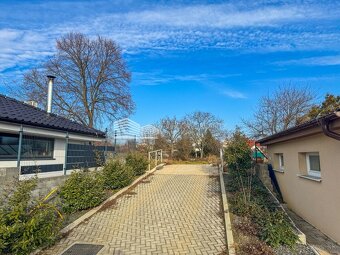 Ponúkame na predaj stavebný pozemok o výmere 712 m2 - 5
