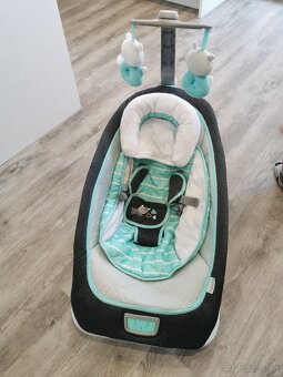 INGENUITY Hojdačka vibrujúca s melódiou Henley 0m+ do 11kg - 5