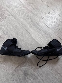 Predám boxerské topánky Nike Fury veľ. 43 - 5