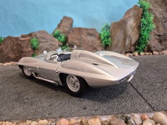 Prodám model 1:18 Chevrolet corvette stingray 1959 Autoart - 5