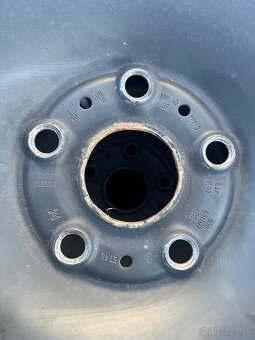 Plechové disky r16 zimne pneu 205/55r16 - 5