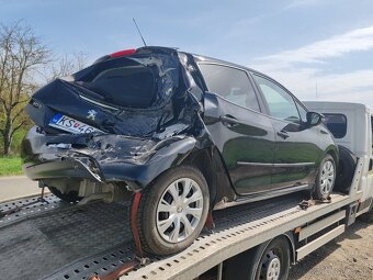 Peugeot 208 - 5