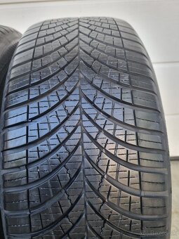 Celoročné pneu Goodyear 225/55 R17 – cca 7,5 mm dezén - 5