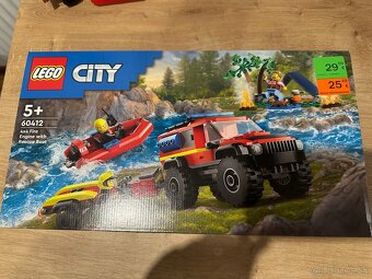 Lego city Hasičské auto 4x4 a záchranná loď - 5