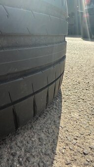 Predám pneumatiky 245 40 r18 - 5