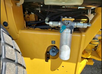 Caterpillar CS64B - 5