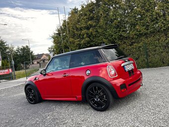 Mini Cooper 2.0 D Bi-xenón, 82kW, A6 - 5