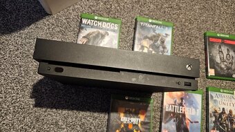 Xbox One X + 2x joypad + hry -aj vymením - 5