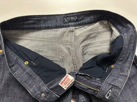 Dámske,kvalitné džínsy Giorgio ARMANI - veľkosť 28 - 5