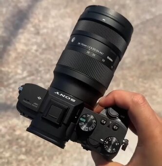 Sony A7 III: - 5