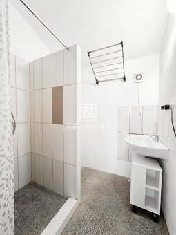 CENTRUM - Mäsiarska ul. - byt 41m2 + 19m2 pivnica - 5