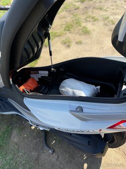 Predám skúter značky SYM-GTS Joymax 125i - 5