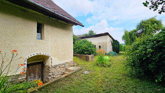 Rodinný dom v obci Chmiňany, s veľkou záhradou na predaj - 5