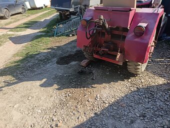 Ponúkame na predaj traktor s prívesom - 5