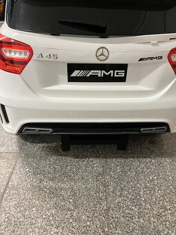 Elektrické auto Mercedes - 5