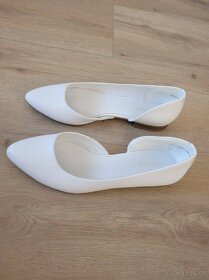 Predám dámske biele topánky (veľkosť 38/39) - 5